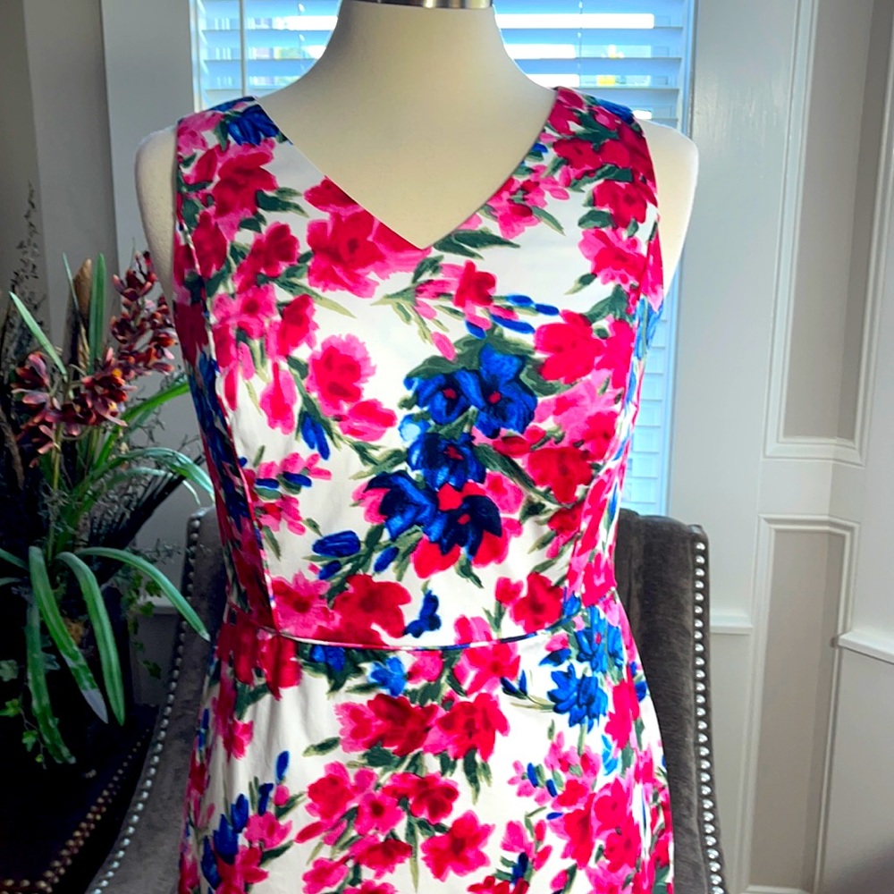 Talbots Gorgeous colors in this dress. Blues Fuchsia and Pinks Piping Trim Sz 6P